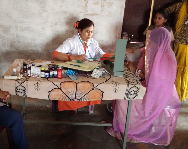 A young pregnant woman during a prenatal camp.