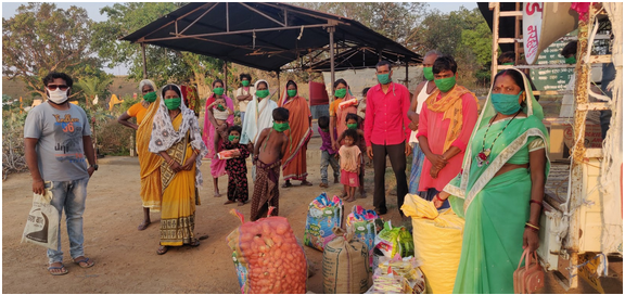 Beneficiaries affected by the pandemic and government lockdown receive masks and grocery kits.